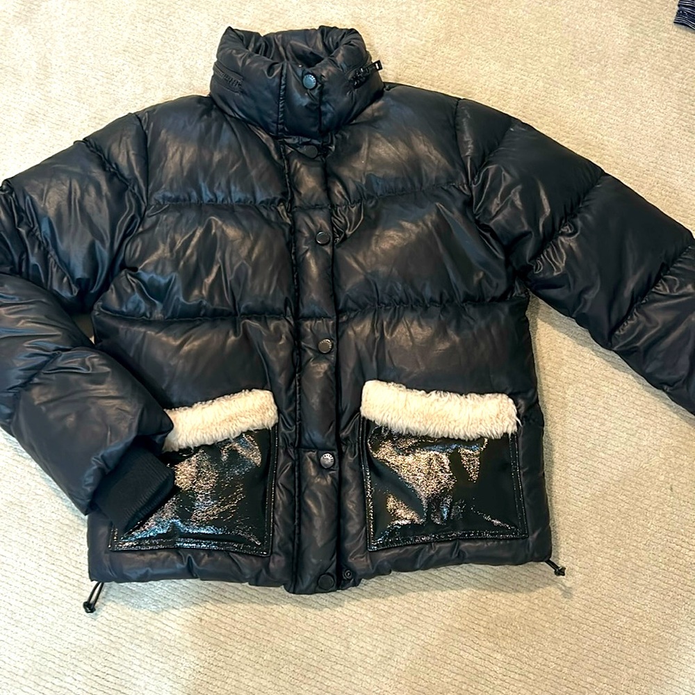 Jocelyn down black puffer jacket with faux fur trim. Very warm, great cond xs